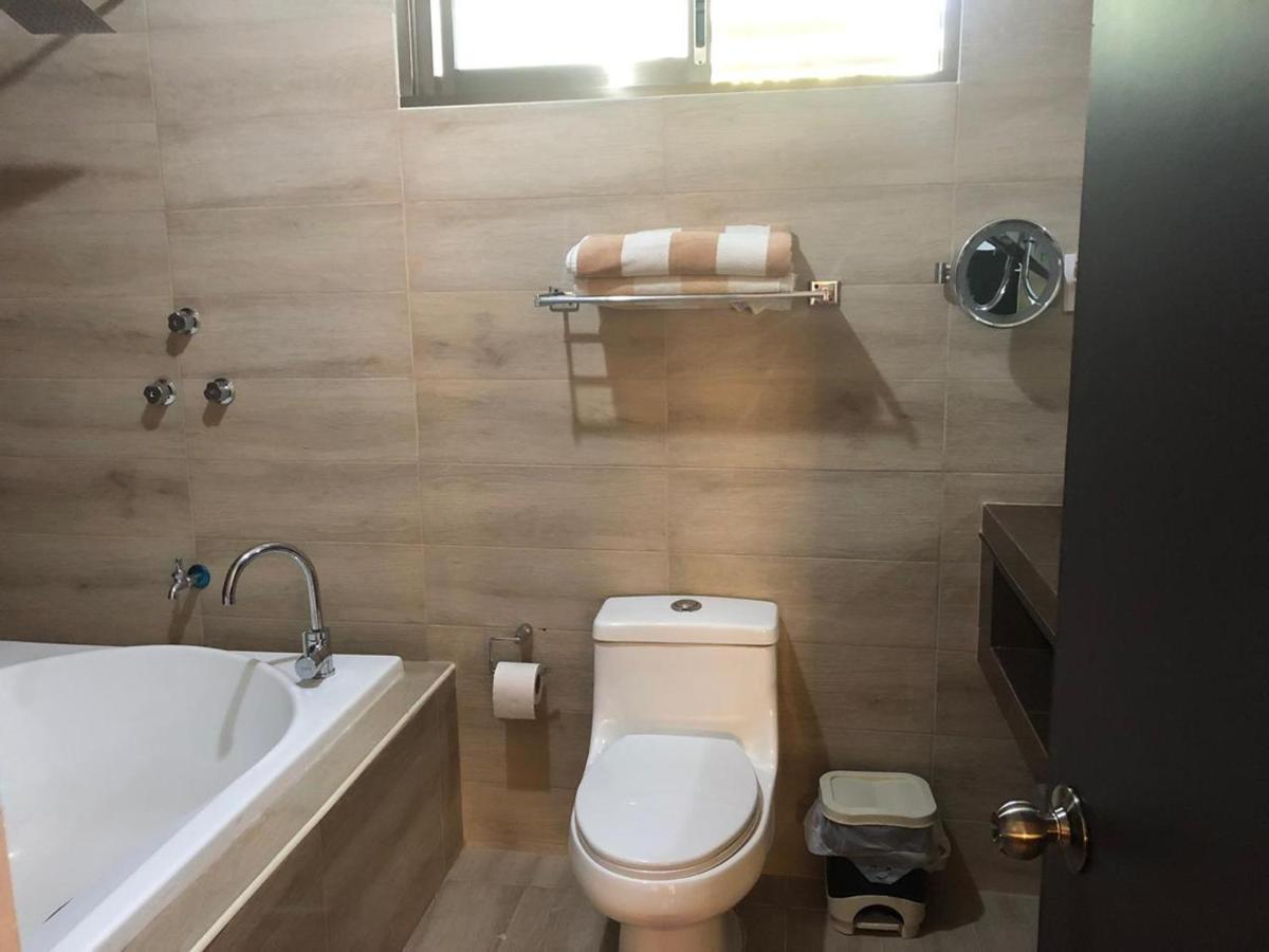 Casa Lili 2: Luxurious/Amplio/Hot Water/Economic/Wifi/Tv Lejlighed Valladolid  Eksteriør billede